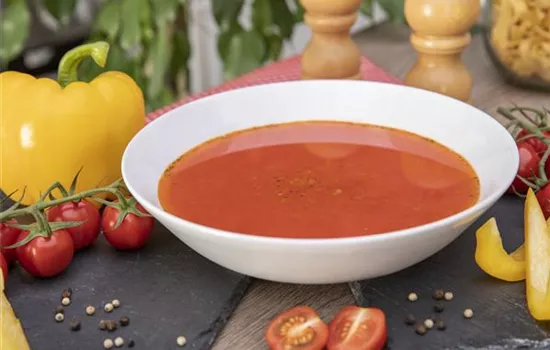 Aromatische Tomatensuppe mit Paprika